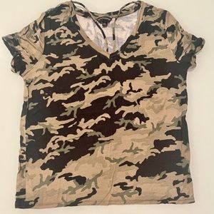 Rock & Republic Womens Camo Short Sleeve T-Shirt Sise medium